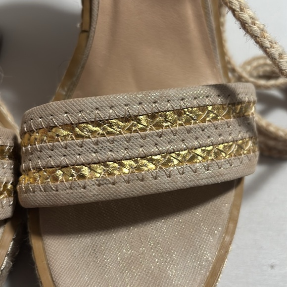 💋STUDIO F 💋Sexy💋Wedge Sandals💋 Sz: 39💋beige & gold - Picture 3 of 11